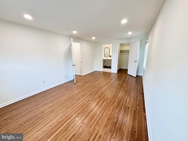 Building Photo - 554 Tarrington Rd