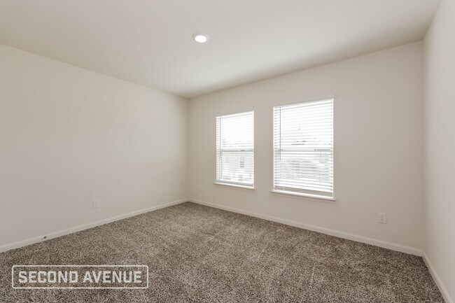 Building Photo - 9612 Sierra Grande Dr