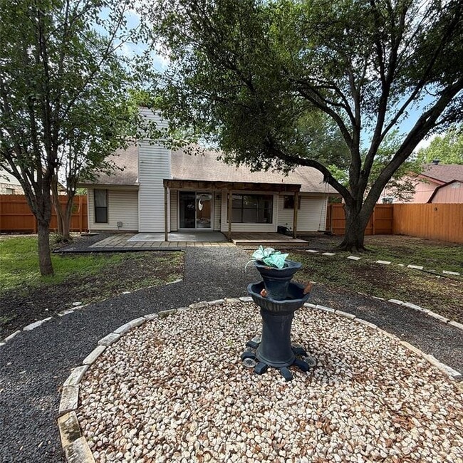 Building Photo - 1500 Wroxton Way