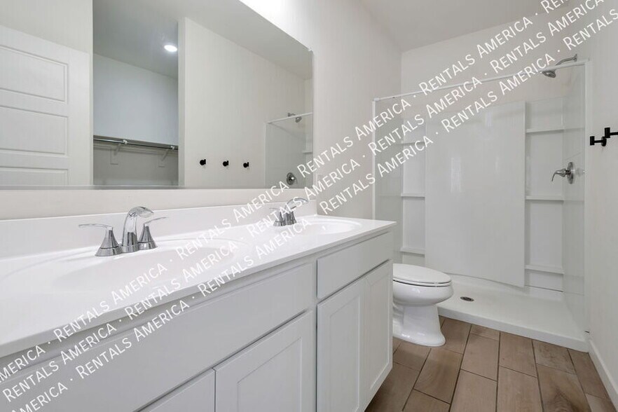 Building Photo - 948 E Wiley Way
