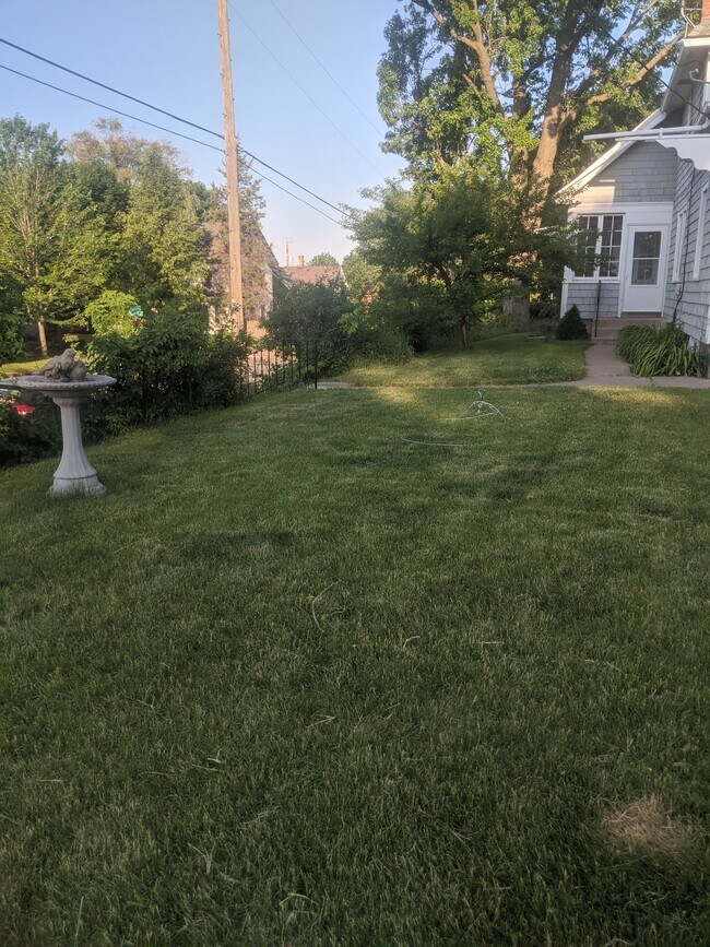 Building Photo - 2303 Pierce St NE