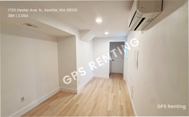 Building Photo - 1700 Dexter Ave N