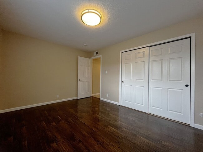Building Photo - 1st Month Rent Free! Absolutely darling, fully remodeled, single story, updated condo in a NE Hei...