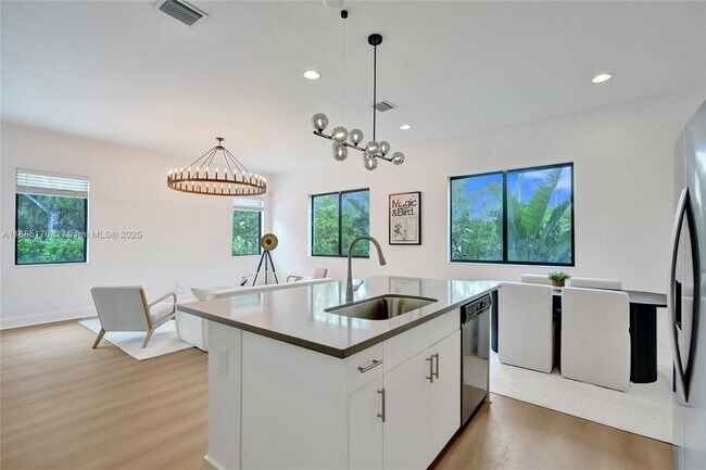 Building Photo - 13145 Addilyn Ct