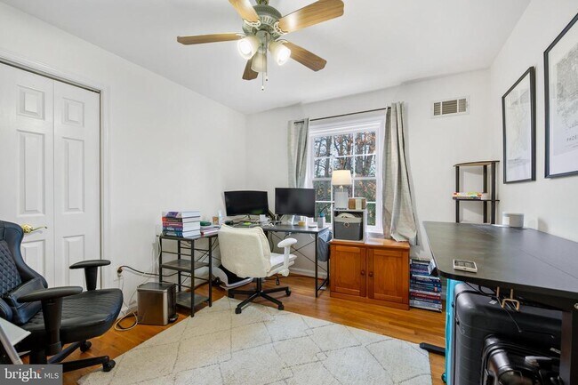 Building Photo - 13625 Middlevale Ln