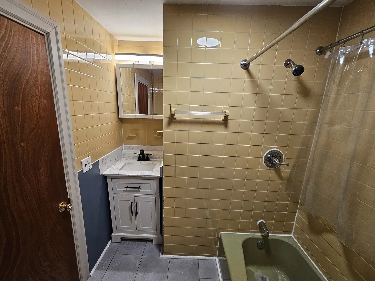 Building Photo - 517 Salmon Falls Rd