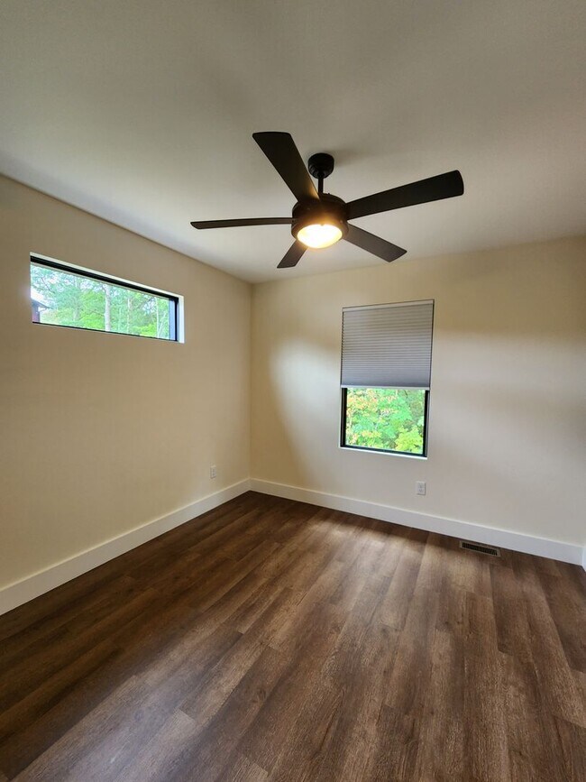 Building Photo - Swannanoa Rental