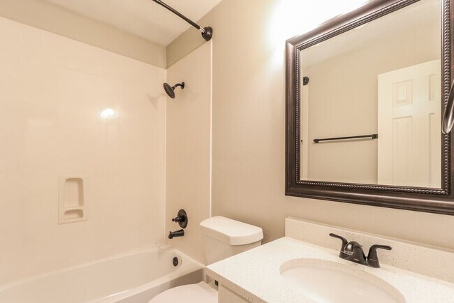 Building Photo - 18400 Sunrise Pines Dr