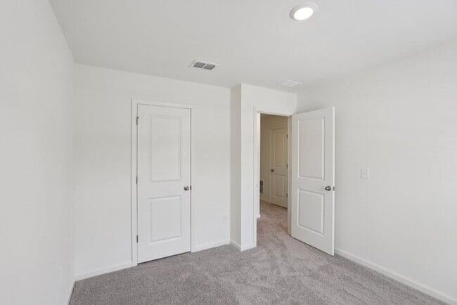 Building Photo - Fantastic 3bd/2.5ba home! Let yourself in!