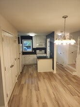 Building Photo - 28 Mountain View Ct