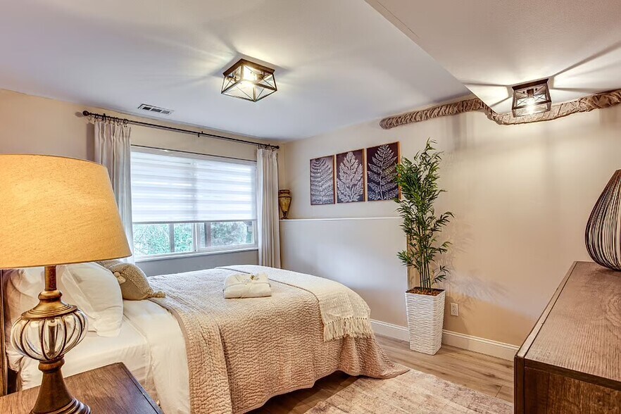 Building Photo - 6911 47th Street Ct W