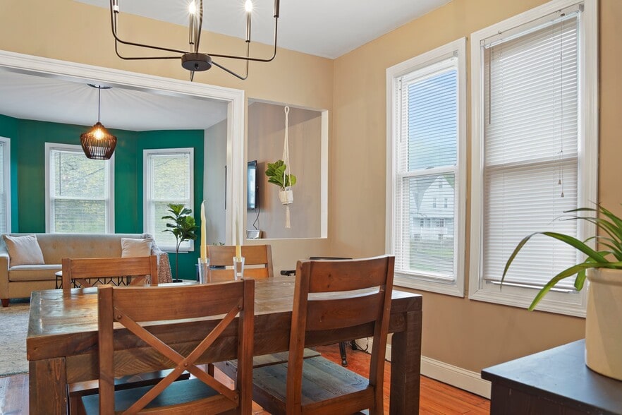 Building Photo - 578 Woodward Ave