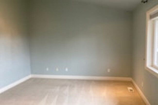 Building Photo - 4bd/2ba House in Newcastle