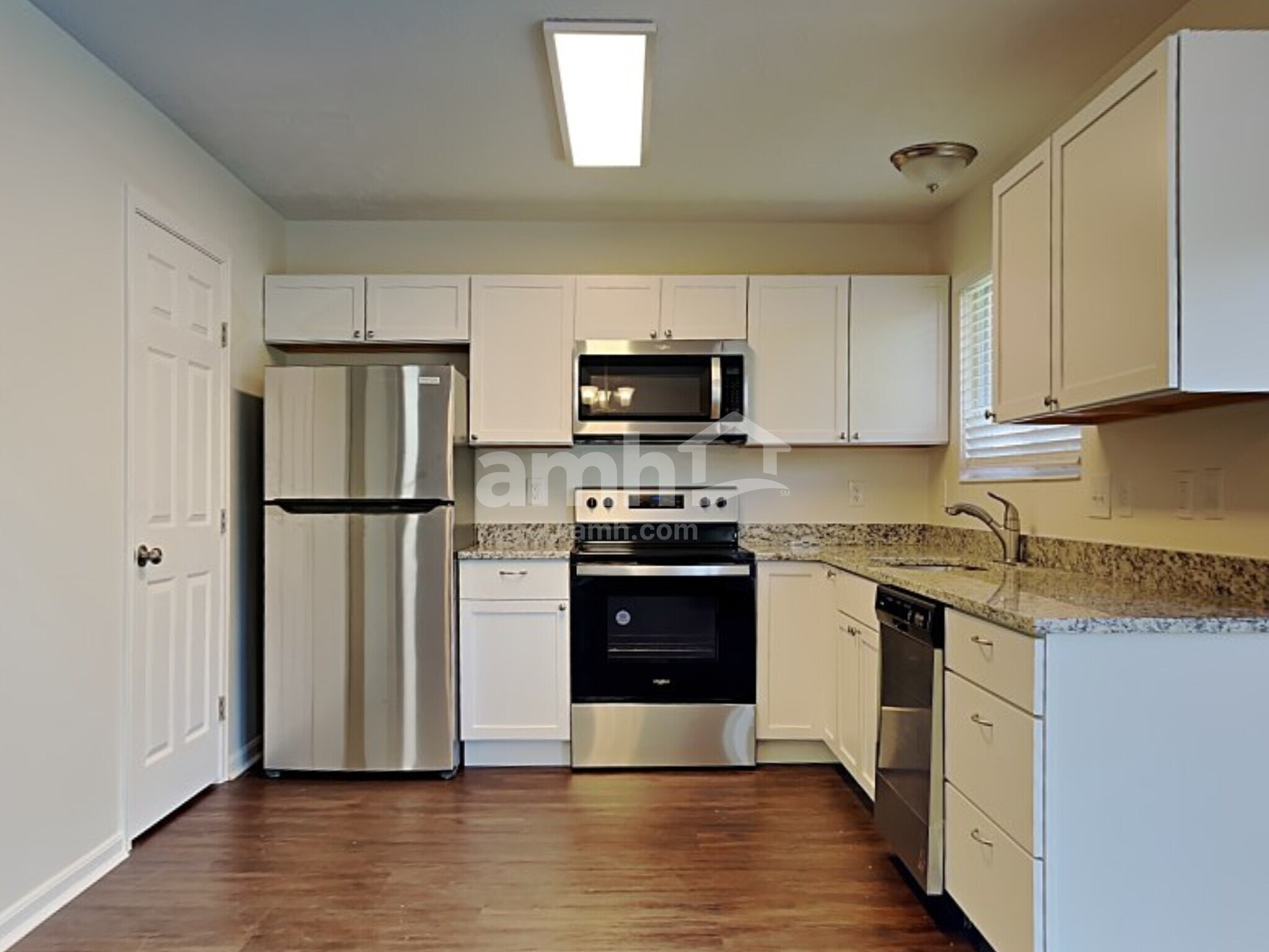 Building Photo - 2133 Antoinette Way