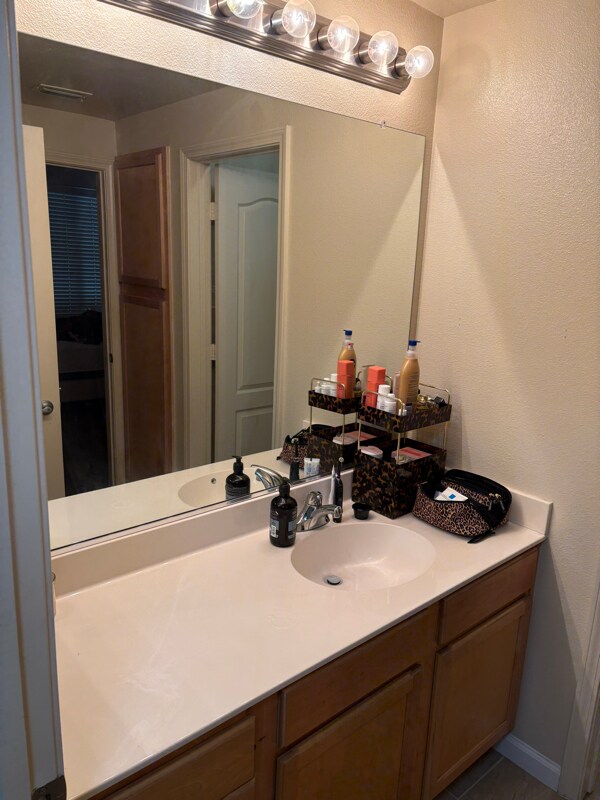 Building Photo - 1900 Danbrook Dr