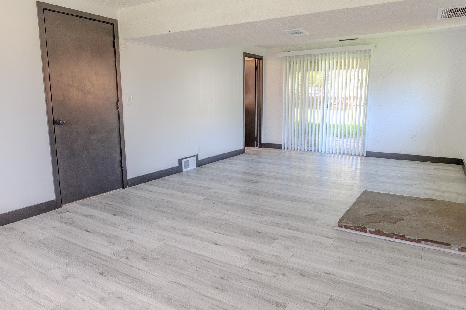 Building Photo - 8003 Evesborough Dr