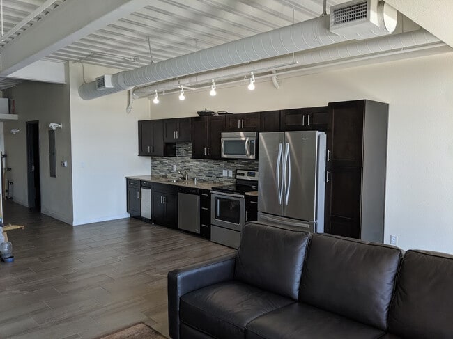 Building Photo - Downtown Living with great views