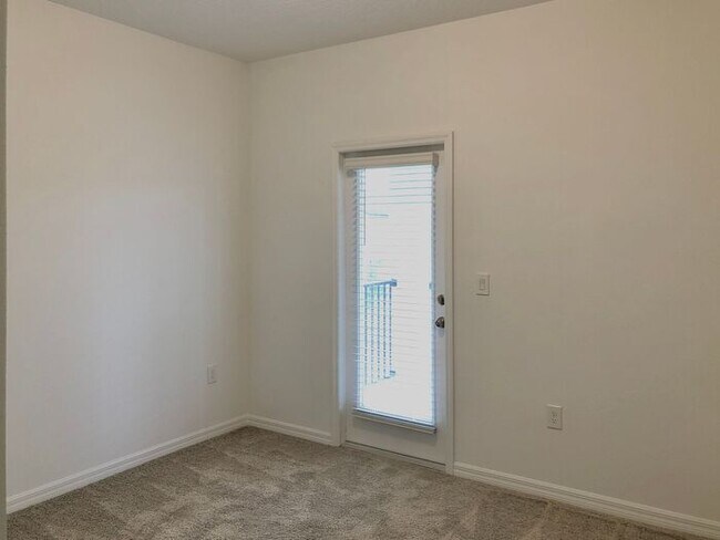 Building Photo - Beautiful 3/2.5 Newly Appointed Home with ...
