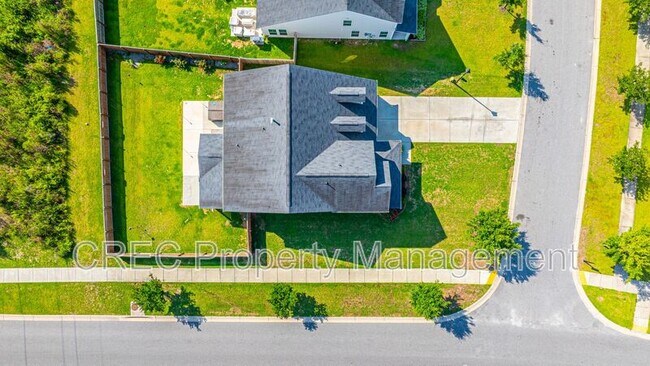 Building Photo - 201 Bigleaf Ct