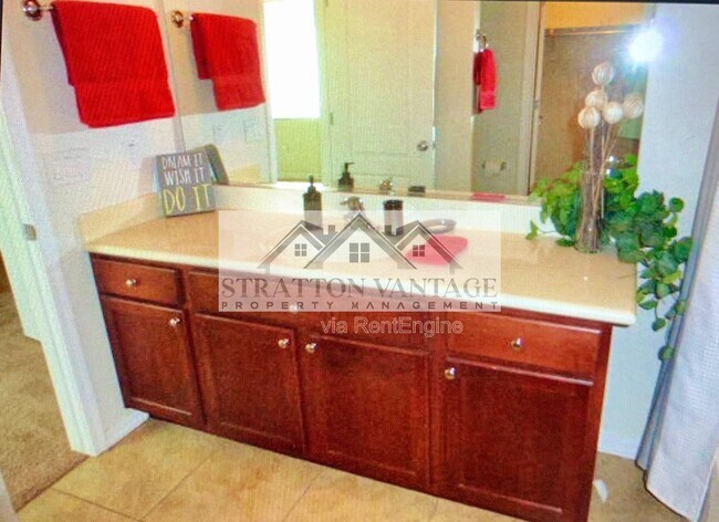 Building Photo - 24531 W Mobile Ln