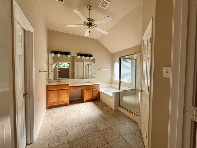Building Photo - Beautifully Updated 4-Bedroom Home with Community Pool & Excellent Schools!