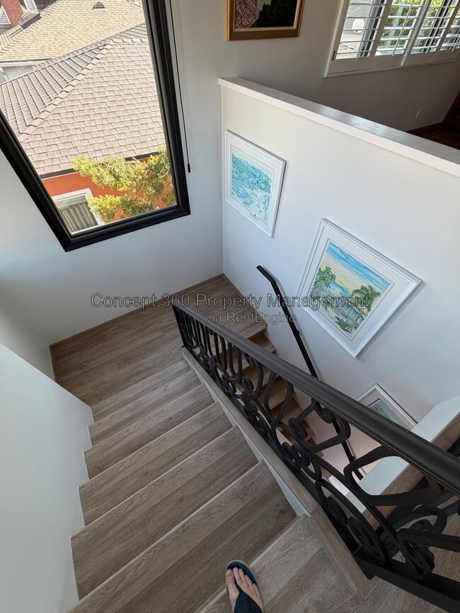 Building Photo - 237 Novara Dr