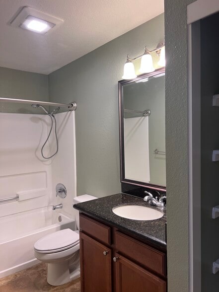 Building Photo - 820 Catkin Ct