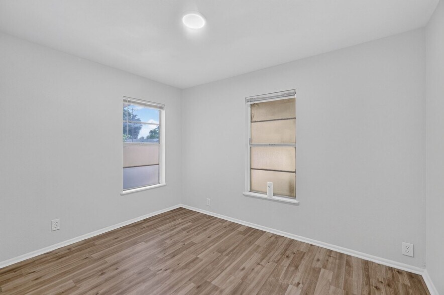 Building Photo - 2906 Christian Dr