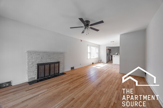 Building Photo - 1749 E 71st Pl