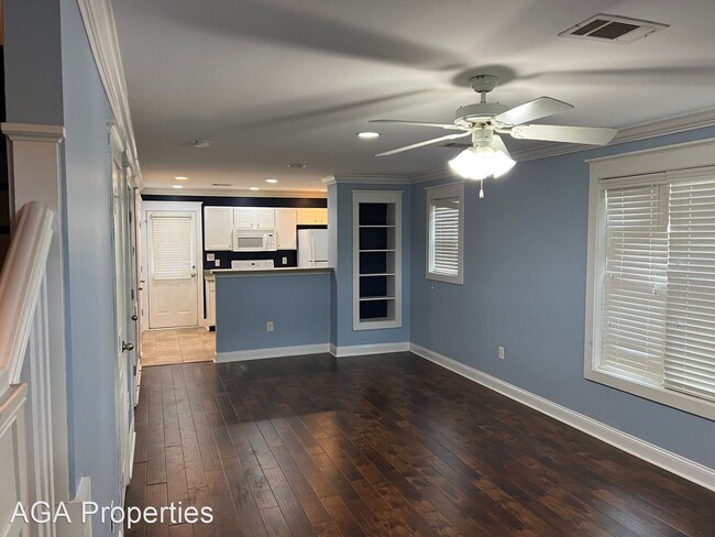 Building Photo - 2 br, 3 bath House - 1035 S Barnett Shoals...