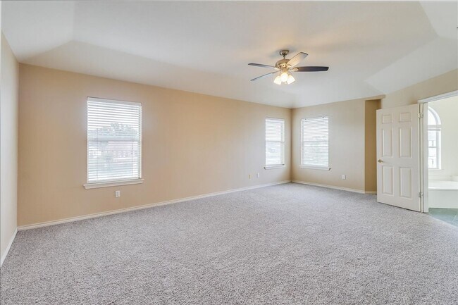 Building Photo - 7426 Lake Travis Dr