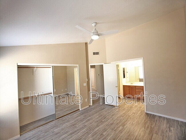 Building Photo - 9903 N 77th Ave