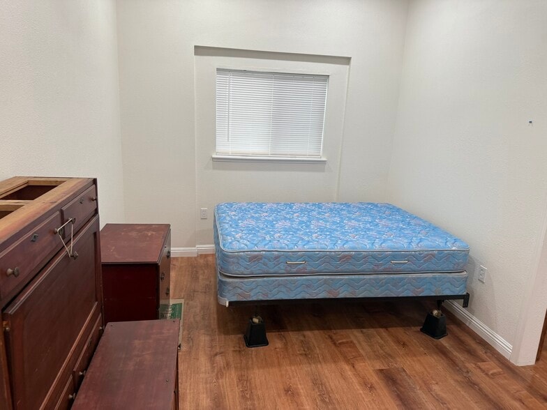 Building Photo - 744 Hermosa Vista Way