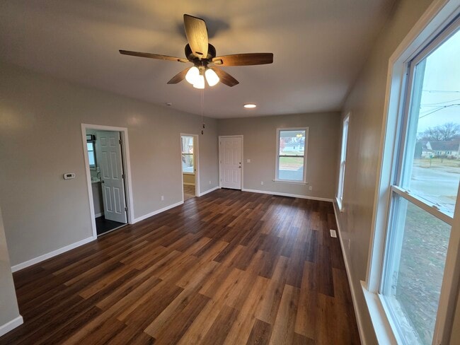 Building Photo - 311 19th Pl