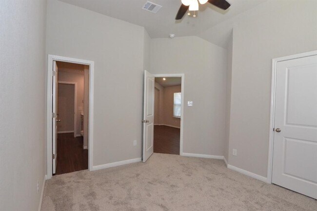 Building Photo - 5608 Anaheim Ave