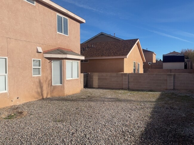 Building Photo - 1452 Penasco Rd NE