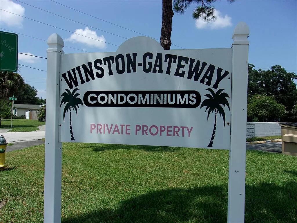 Building Photo - 1001 77th Ave N