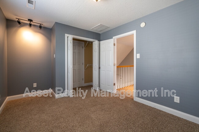 Building Photo - 6451 Ridgewalk Ln