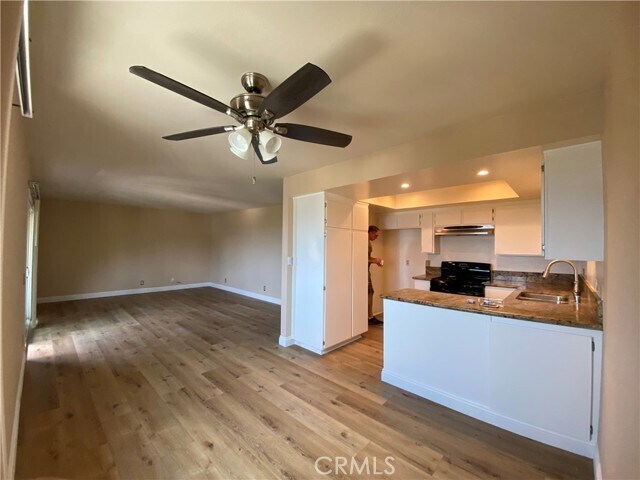 Building Photo - 214 Via Robina