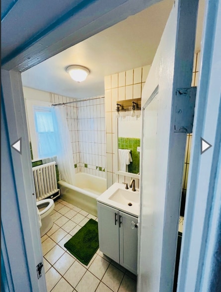 Building Photo - 4 Peyster St