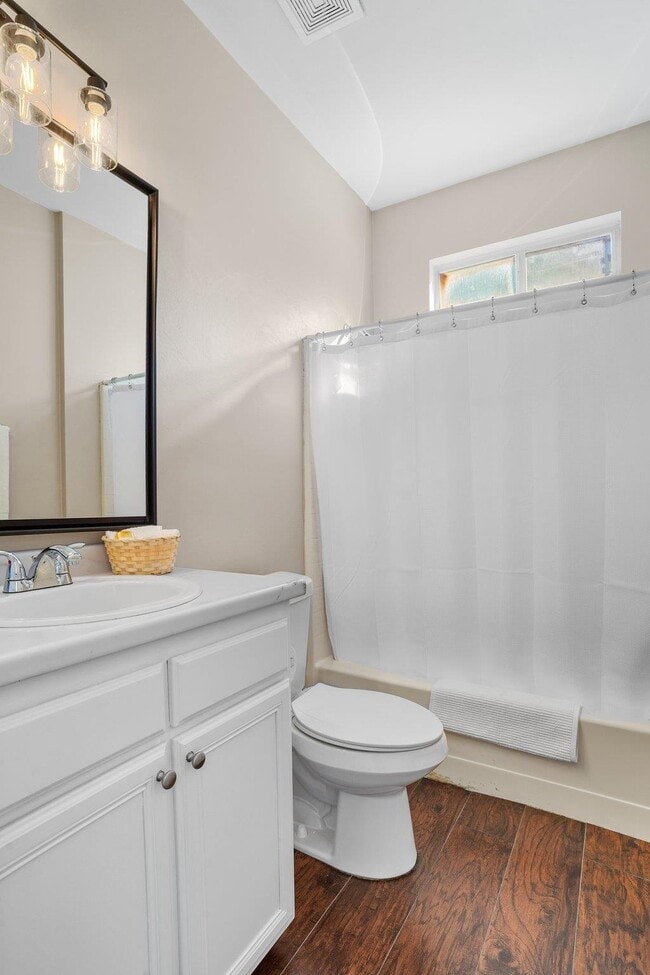 Building Photo - 1516 S Adams St