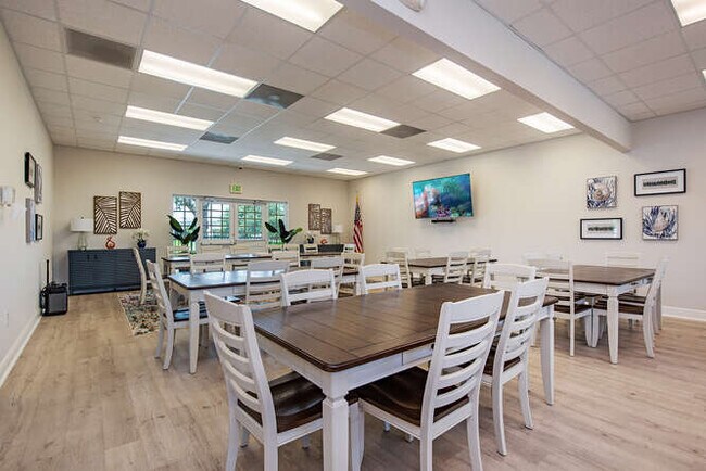 Building Photo - 2271 Grove Dr