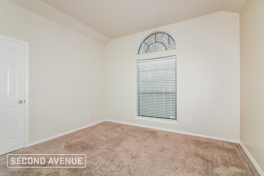 Building Photo - 2526 Windrose Dr