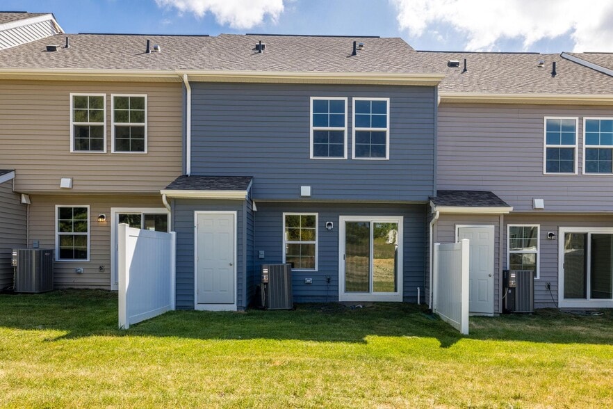 Building Photo - 47 Orch Grn Dr
