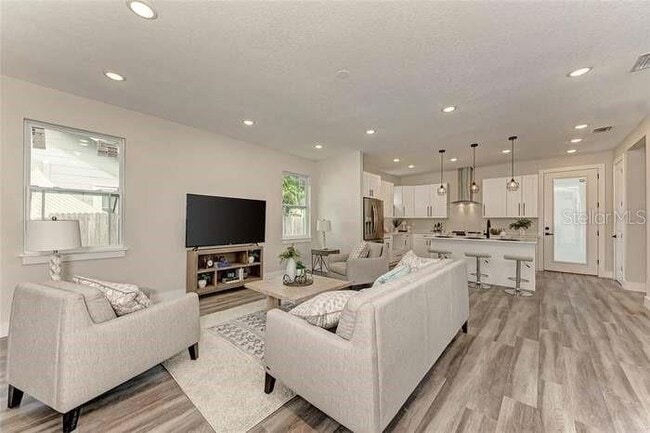 Building Photo - 3501 3rd Ave N