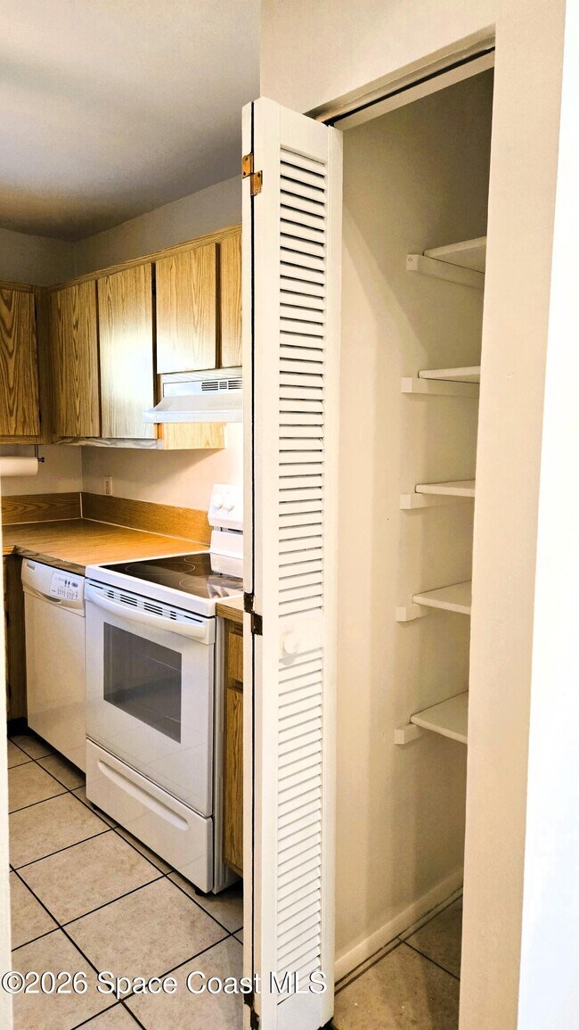 Building Photo - 1731 Bluebird Ct