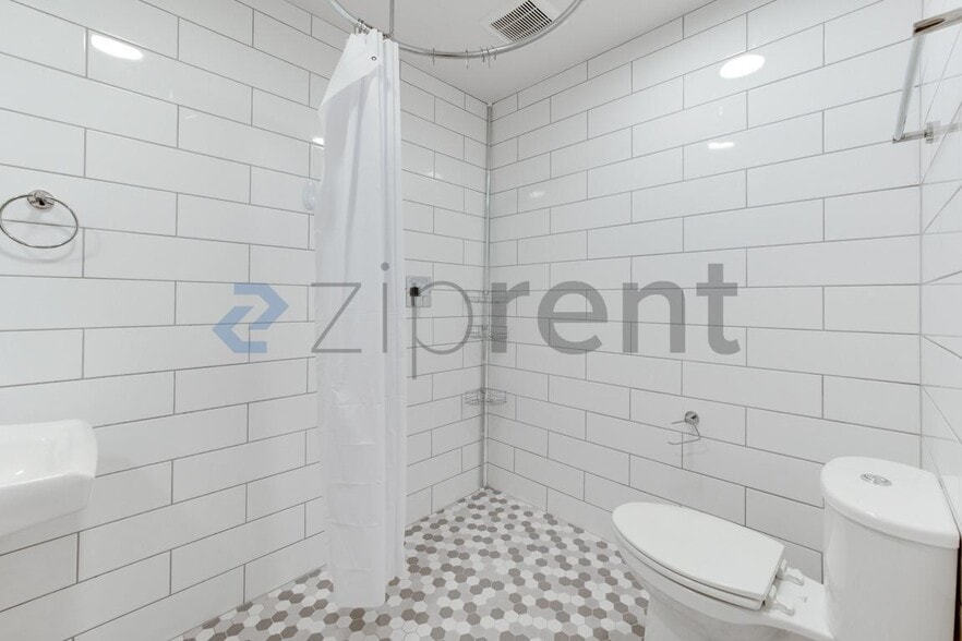 Building Photo - 6736 15th Ave NW