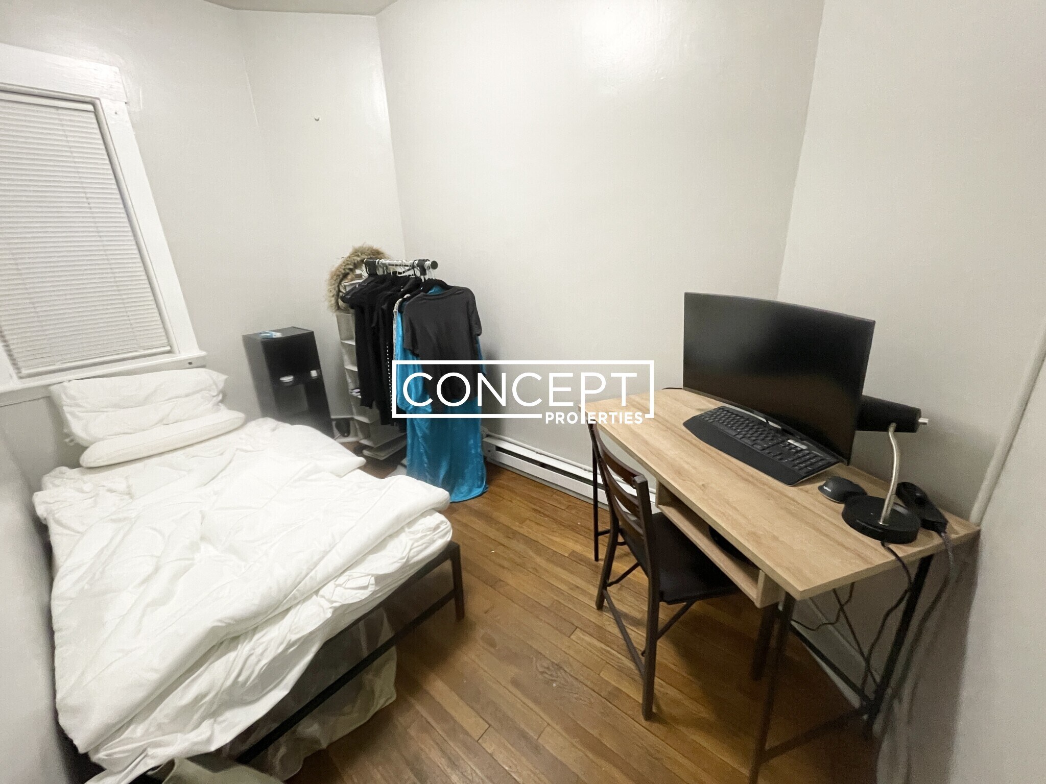 Building Photo - 161 Endicott St