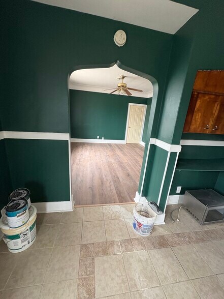 Building Photo - 3983 Talbot St