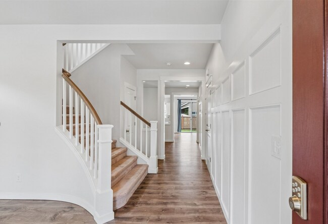 Building Photo - 6813 Sweetgum Ave NE